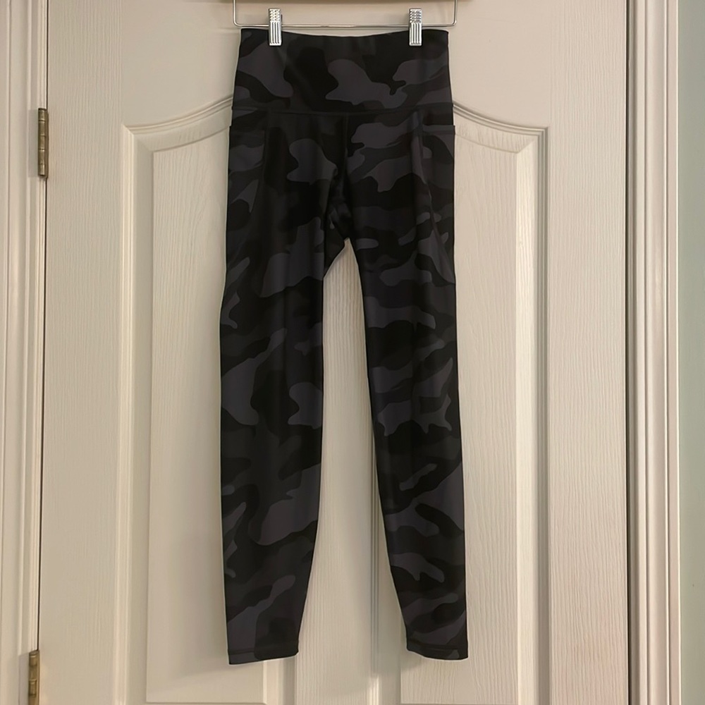 Old Navy camo leggings